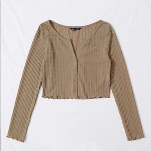 🌼Shein Long sleeve button crop shirt